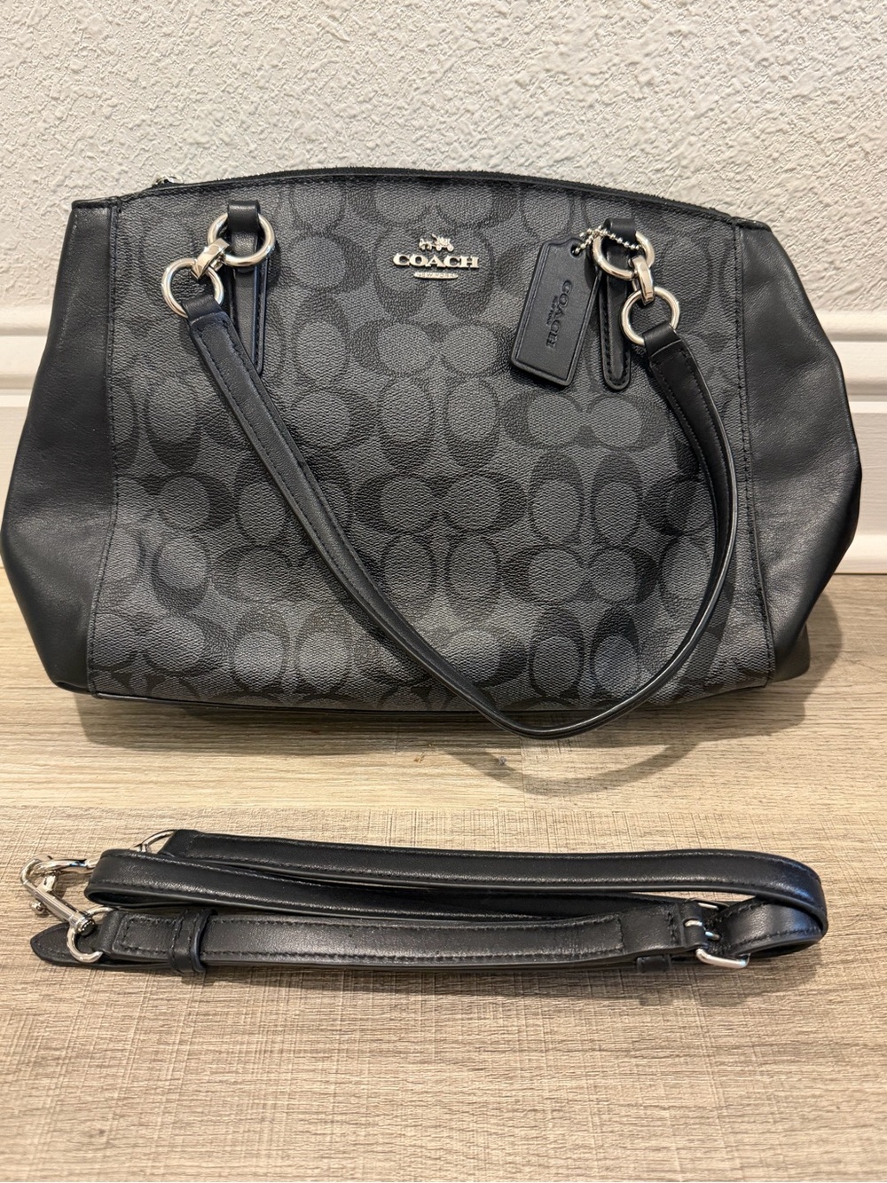 Signature Small Christie Carryall Handbag in Black h1723-f58291